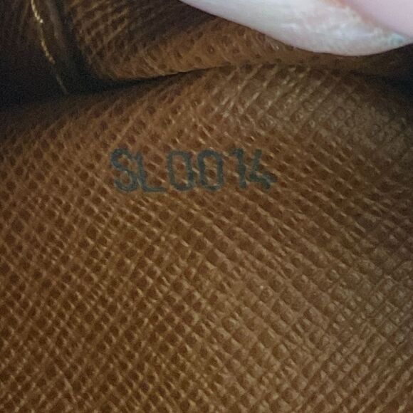 Authentic LOUIS VUITTON Trocadero 30 Monogram Shoulder Bag - Picture 13 of 17